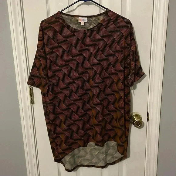 LuLaRoe Tops - LulaRoe Long Shirt with longer in the Back NWT size XXS